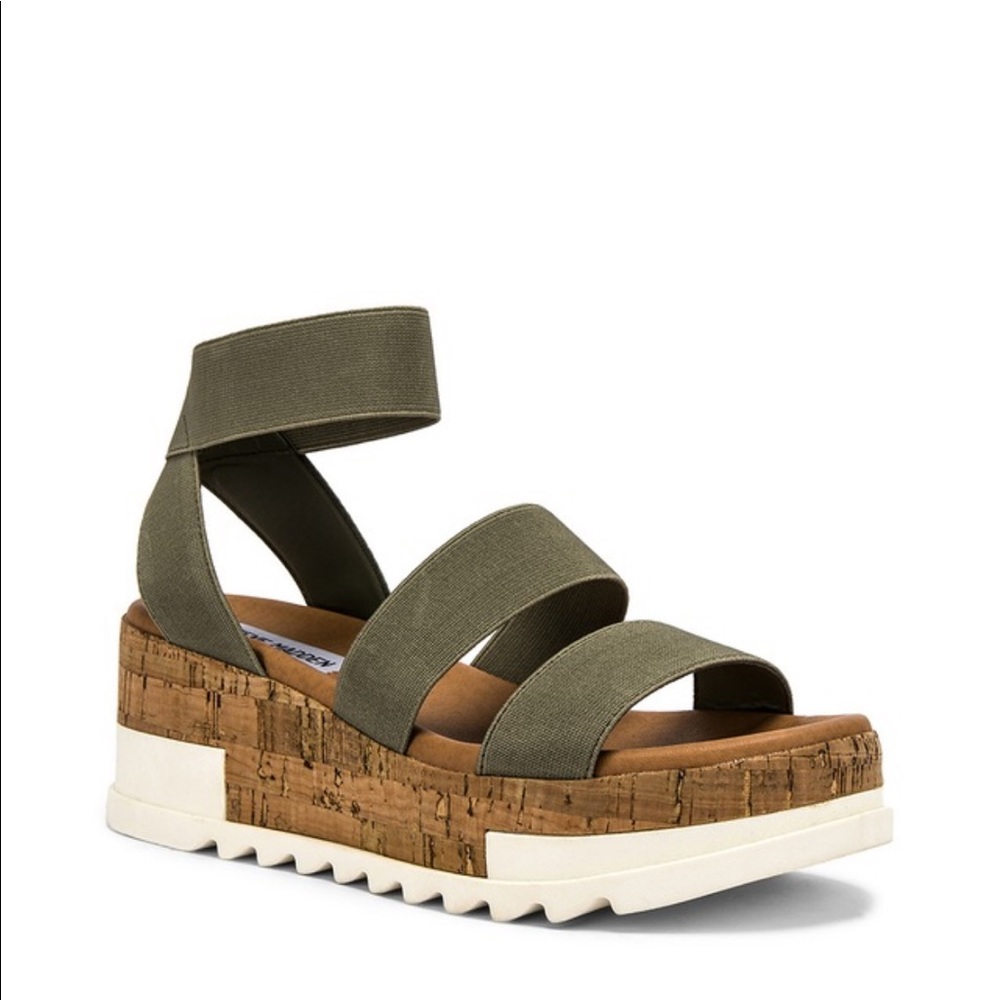 Size 7.5 Steve Madden Bandi sandal Sage color